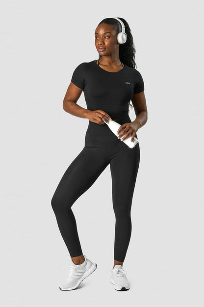 define seamless cropped t-shirt black wmn