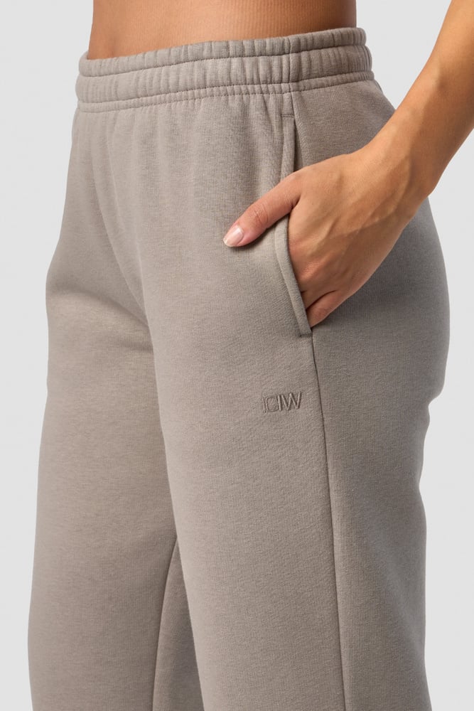 everyday straight leg sweatpants greige