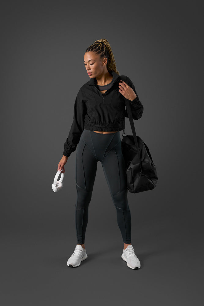 reboot cropped 1/4 zip black