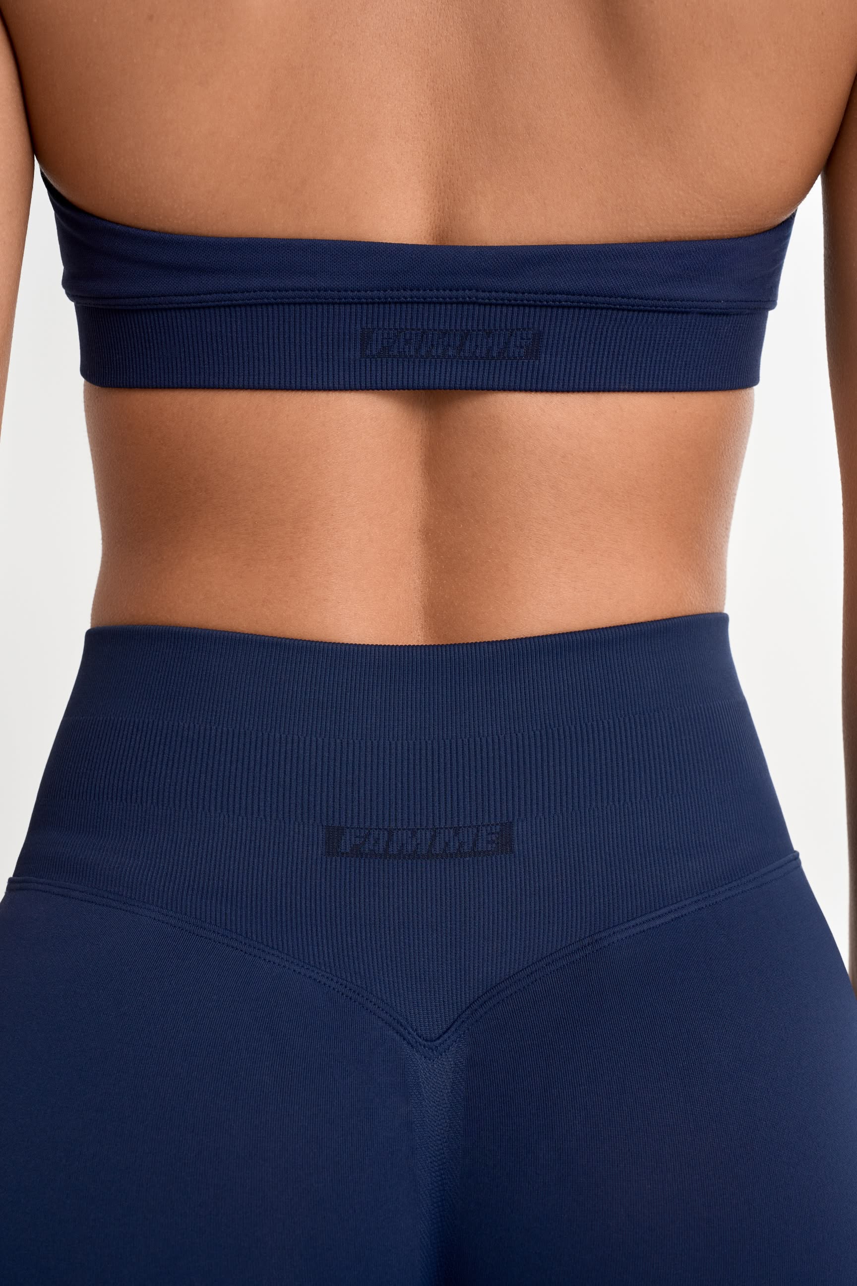 Sculpt Halterneck Sports Bra - for dame - Famme - Sports Bra