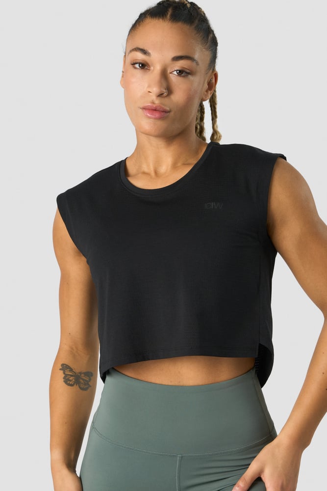 stride cropped tank wmn black